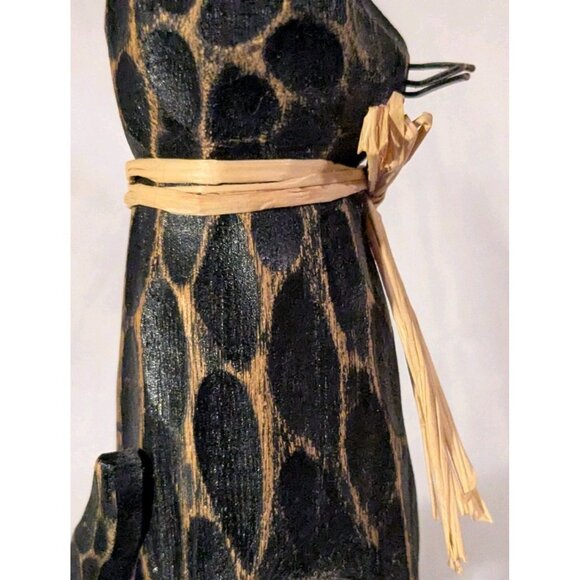 Hand Carved Cat Figure Wooden Black Rustic Distressed Folk Art Raffia Ribbon Vtg - Picture 16 of 16
